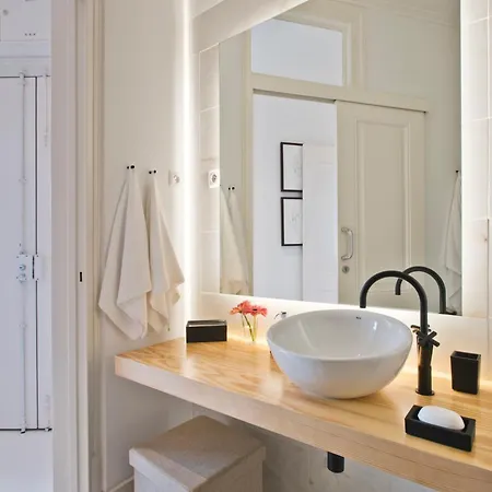 Stylish Estrela By Lovelystay *