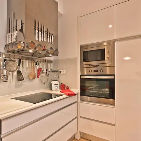 Stylish Estrela By Lovelystay Apartment