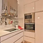 Stylish Estrela By Lovelystay Apartment